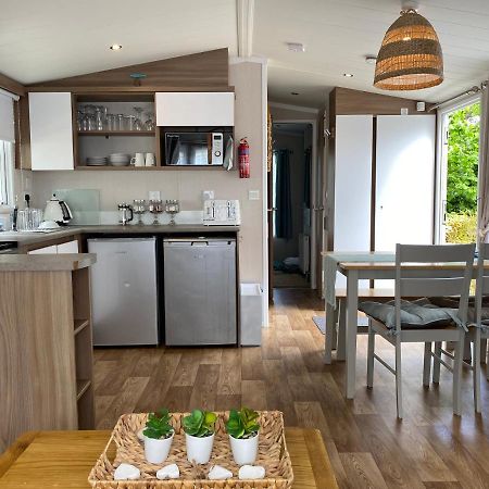 Cosy, Coastal Themed Holiday Home, Rockley Park, Poole, Dorset Екстериор снимка