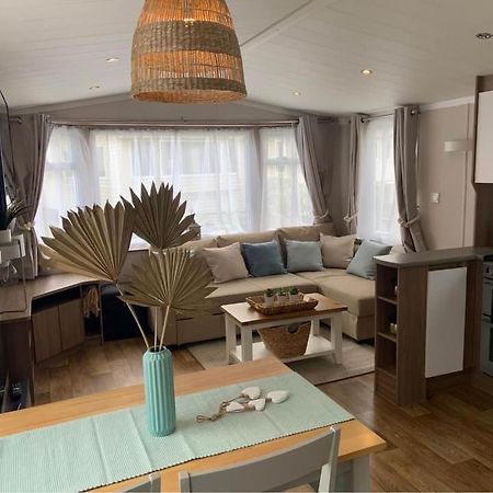 Cosy, Coastal Themed Holiday Home, Rockley Park, Poole, Dorset Екстериор снимка