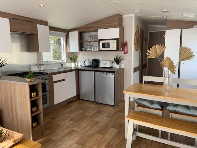 Cosy, Coastal Themed Holiday Home, Rockley Park, Poole, Dorset Екстериор снимка