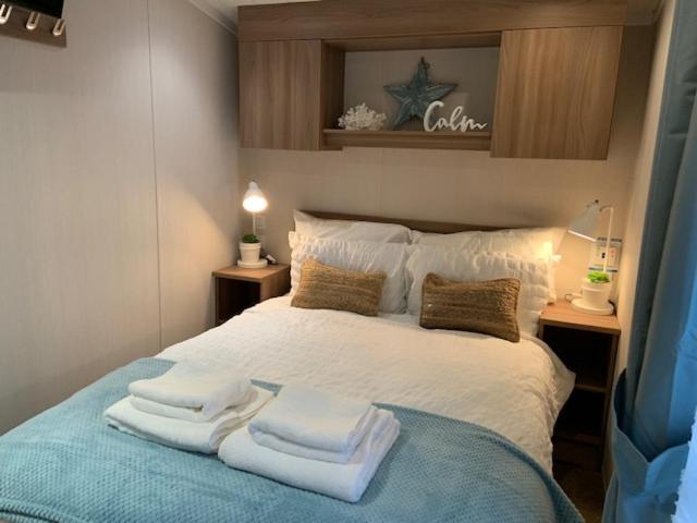 Cosy, Coastal Themed Holiday Home, Rockley Park, Poole, Dorset Екстериор снимка