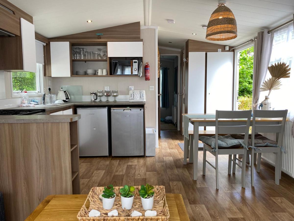 Cosy, Coastal Themed Holiday Home, Rockley Park, Poole, Dorset Екстериор снимка