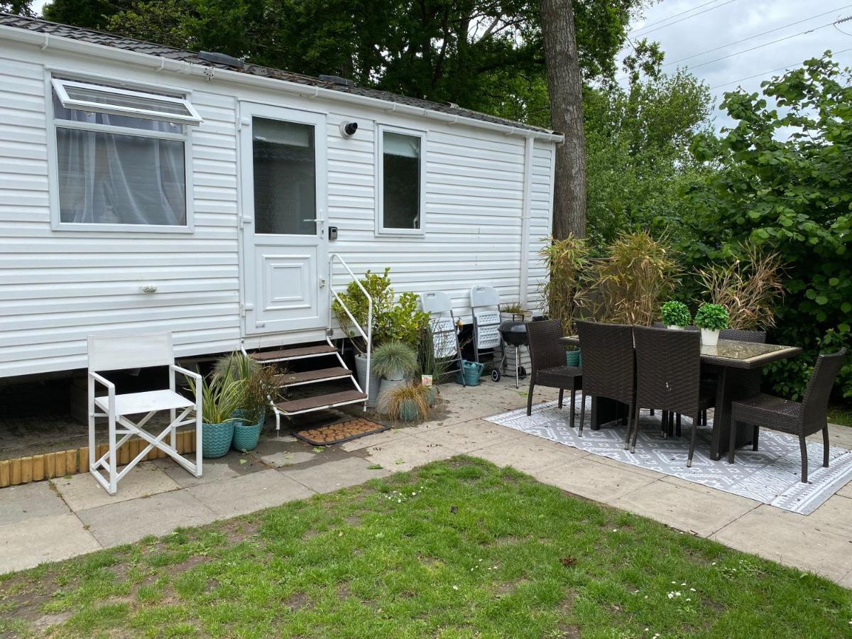 Cosy, Coastal Themed Holiday Home, Rockley Park, Poole, Dorset Екстериор снимка