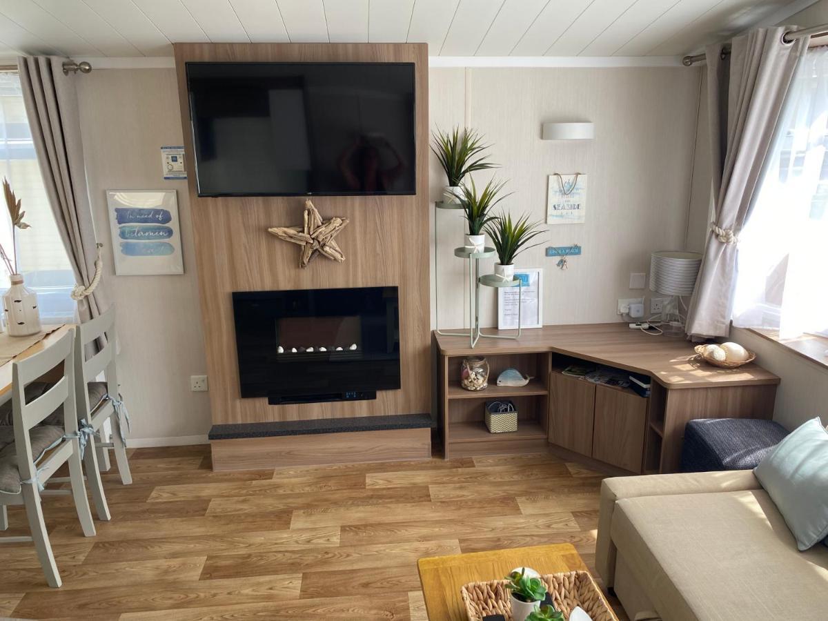 Cosy, Coastal Themed Holiday Home, Rockley Park, Poole, Dorset Екстериор снимка