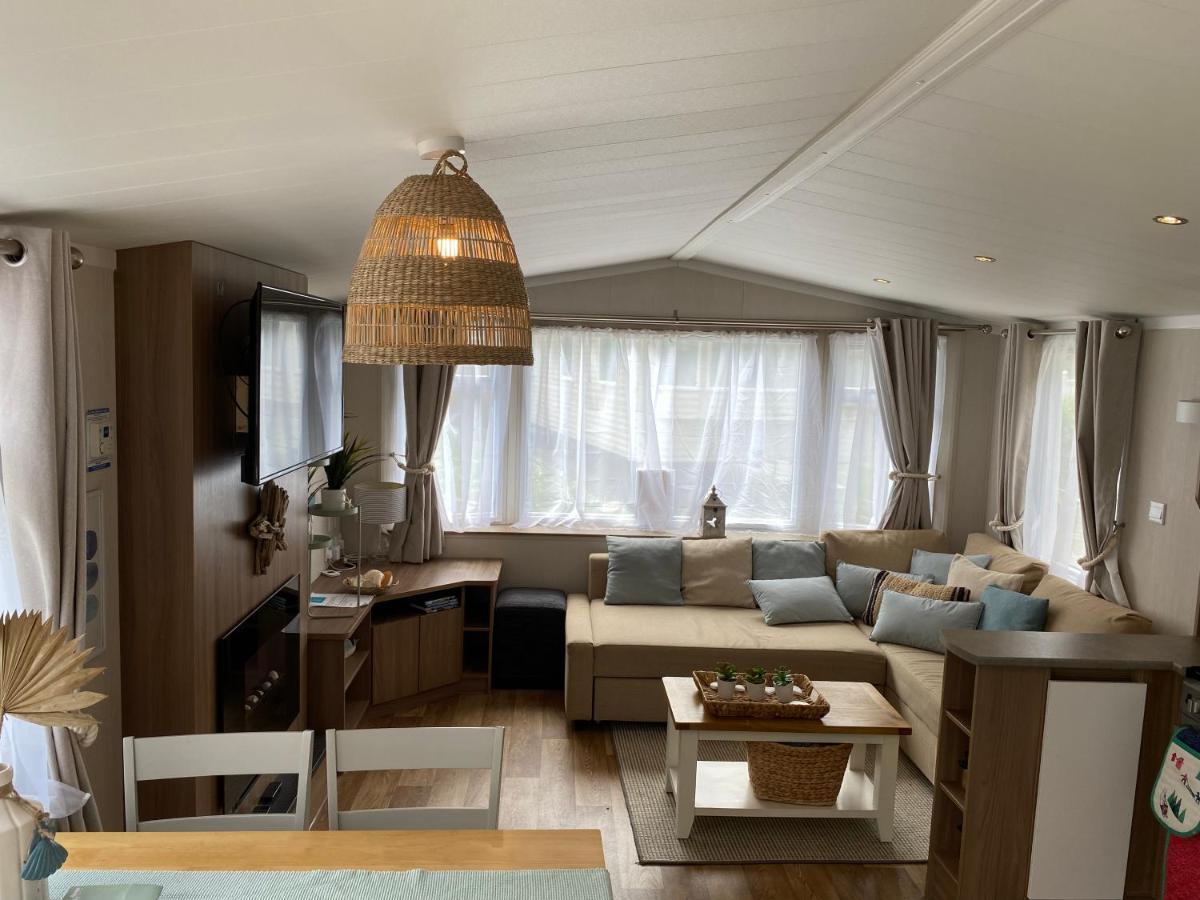 Cosy, Coastal Themed Holiday Home, Rockley Park, Poole, Dorset Екстериор снимка